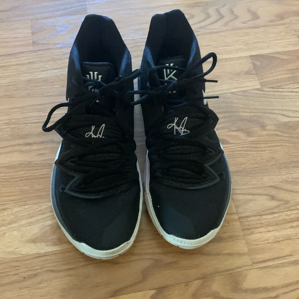 Nike kyrie 5 basketball shoes size 10